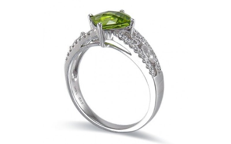 14K White Gold Peridot With Diamond Ring