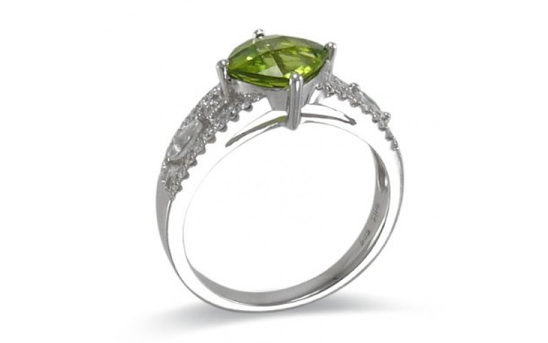 14K White Gold Peridot With Diamond Ring