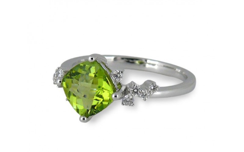 14K White Gold Peridot With Diamond Ring
